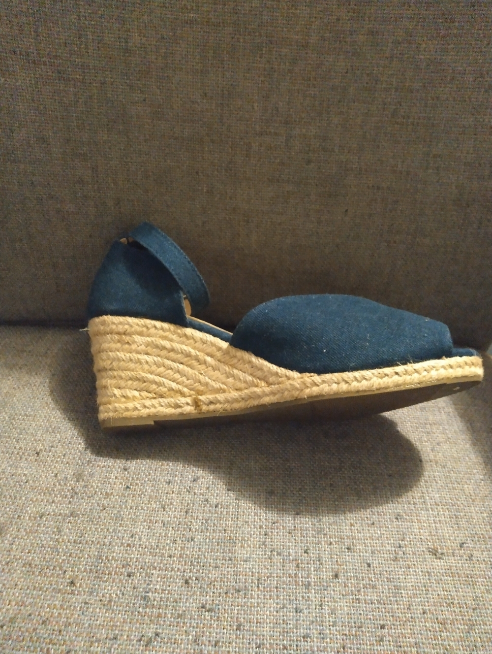 Size 9 NWOB C EST. 1946 Women’s Wedge Sandals with Ankle Strap - Picture 6 of 9